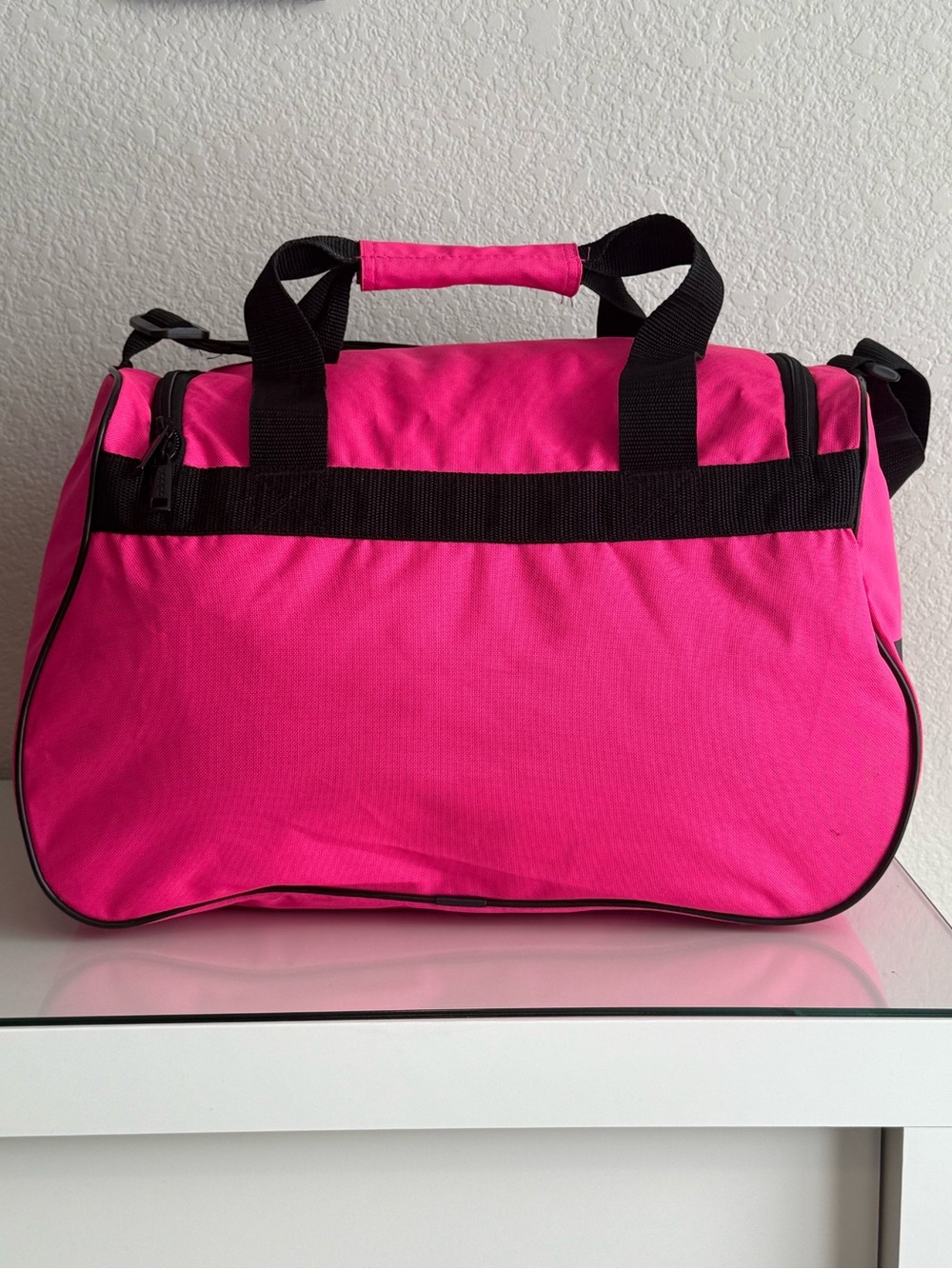 Adidas Core Diablo Duffle Gym Bag in Hot Pink NWOT - Picture 4 of 9